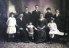  Santiago Garcia Vicente. cabeza de familia de la foto, to abuelo de Chon. Foto enviada desde Argentina